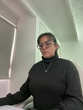 Snapshot of SWEETLILY18 chatting on 20, 3, 2025 SWEETLILY18 online show from 20, 3, 2025