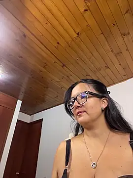 Snapshot of SWEETLILY18 chatting on 14, 7, 2026 SWEETLILY18 online show from 14, 7, 2026
