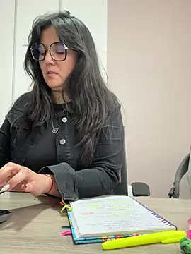 Snapshot of SWEETLILY18 chatting on 6, 3, 2025 SWEETLILY18 online show from 6, 3, 2025