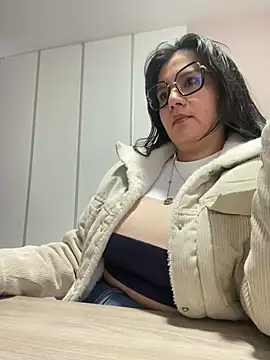 Snapshot of SWEETLILY18 chatting on 21, 3, 2025 SWEETLILY18 online show from 21, 3, 2025