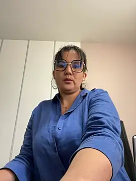 Snapshot of SWEETLILY18 chatting on 24, 2, 2025 SWEETLILY18 online show from 24, 2, 2025