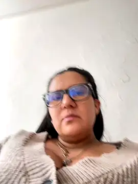 Snapshot of SWEETLILY18 chatting on 12, 10, 2025 SWEETLILY18 online show from 12, 10, 2025