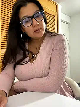 Snapshot of SWEETLILY18 chatting on 29, 9, 2025 SWEETLILY18 online show from 29, 9, 2025