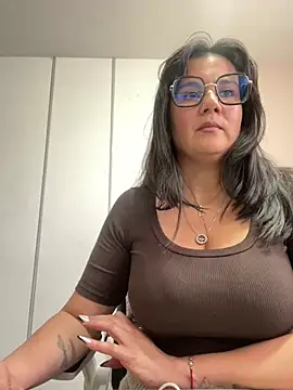 Snapshot of SWEETLILY18 chatting on 26, 2, 2025 SWEETLILY18 online show from 26, 2, 2025