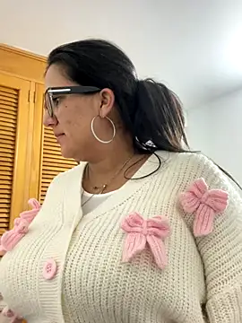 Snapshot of SWEETLILY18 chatting on 29, 11, 2025 SWEETLILY18 online show from 29, 11, 2025