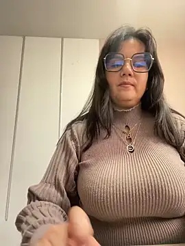 Snapshot of SWEETLILY18 chatting on 21, 2, 2025 SWEETLILY18 online show from 21, 2, 2025