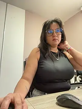 Snapshot of SWEETLILY18 chatting on 25, 2, 2025 SWEETLILY18 online show from 25, 2, 2025