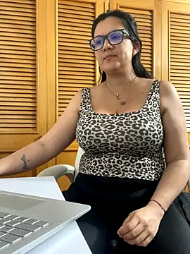 Snapshot of SWEETLILY18 chatting on 19, 9, 2025 SWEETLILY18 online show from 19, 9, 2025