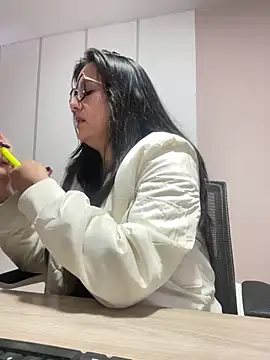 Snapshot of SWEETLILY18 chatting on 13, 3, 2025 SWEETLILY18 online show from 13, 3, 2025