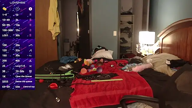 kinkywolf429 online show from 4, 11, 2025