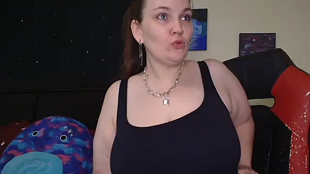 Snapshot of ToxicLilly chatting on 25, 10, 2025 ToxicLilly online show from 25, 10, 2025