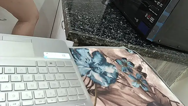 Zoya Varma004 online show from 8, 3, 2025