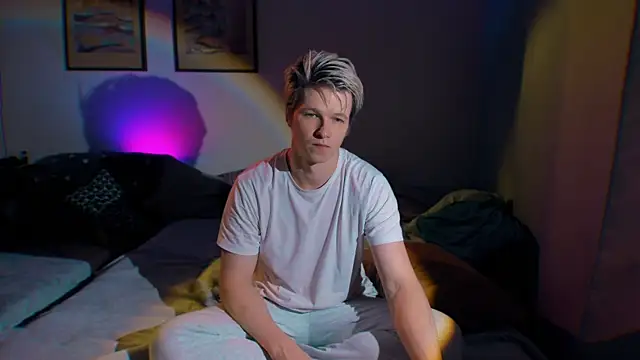 Breston Sweet online show from 15, 9, 2025