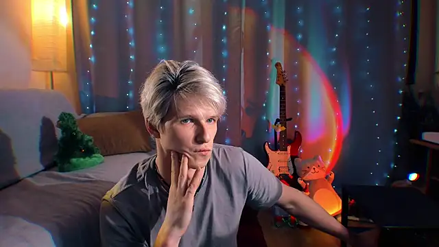 Breston Sweet online show from 19, 12, 2025