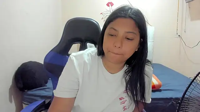 Leylafourniert online show from 21, 3, 2025