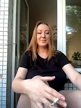 Snapshot of Mira_Xo_ chatting on 25, 9, 2025 Mira Xo online show from 25, 9, 2025