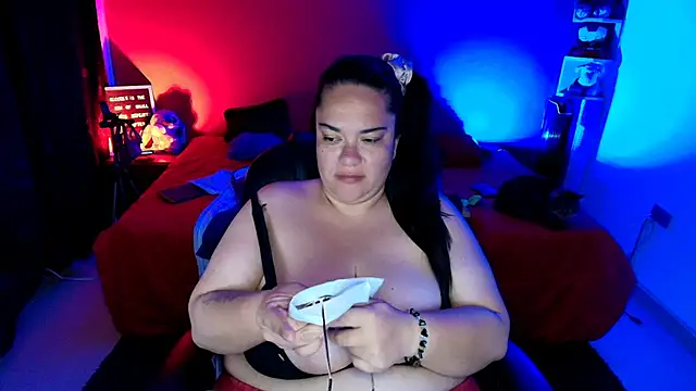 lulubigtitts1 online show from 15, 10, 2025