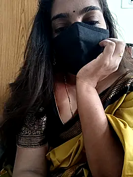 Snapshot of yoursana- chatting on 5, 3, 2025 yoursana- online show from 5, 3, 2025