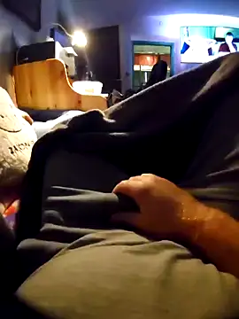 Snapshot of anonymus9006 chatting on 4, 2, 2025 anonymus9006 online show from 4, 2, 2025