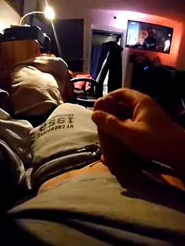 Snapshot of anonymus9006 chatting on 13, 11, 2025 anonymus9006 online show from 13, 11, 2025