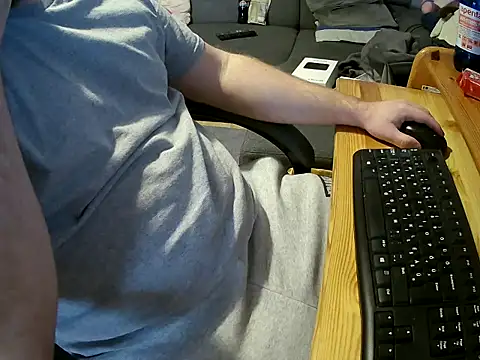 Snapshot of anonymus9006 chatting on 24, 1, 2025 anonymus9006 online show from 24, 1, 2025