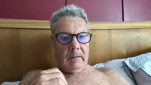 Snapshot of Oldpistolpete chatting on 1, 7, 2026 Oldpistolpete online show from 1, 7, 2026