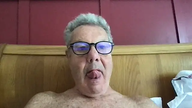 Snapshot of Oldpistolpete chatting on 7, 7, 2026 Oldpistolpete online show from 7, 7, 2026