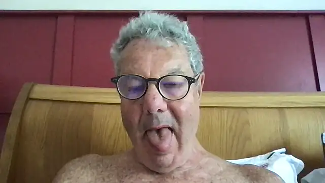 Snapshot of Oldpistolpete chatting on 10, 7, 2026 Oldpistolpete online show from 10, 7, 2026