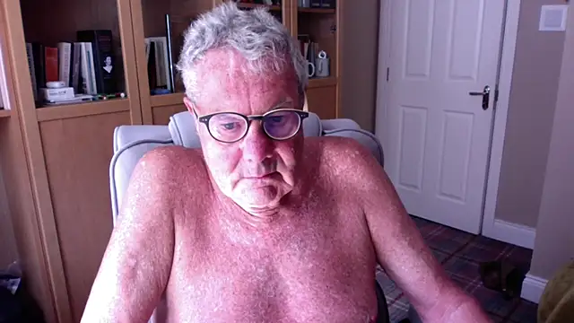 Snapshot of Oldpistolpete chatting on 25, 6, 2026 Oldpistolpete online show from 25, 6, 2026