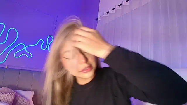 Snapshot of Sofly_s chatting on 25, 3, 2026 Sofly s online show from 25, 3, 2026