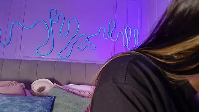 Snapshot of Sofly_s chatting on 13, 5, 2026 Sofly s online show from 13, 5, 2026