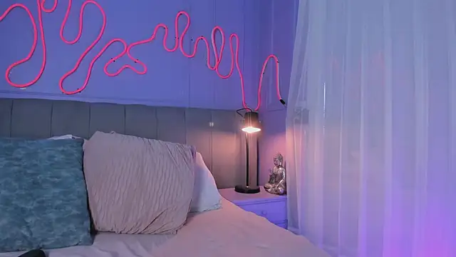 Sofly s online show from 18, 9, 2025