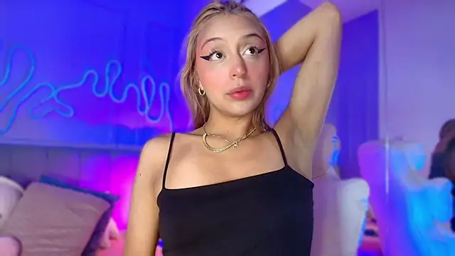Snapshot of Sofly_s chatting on 22, 4, 2026 Sofly s online show from 22, 4, 2026
