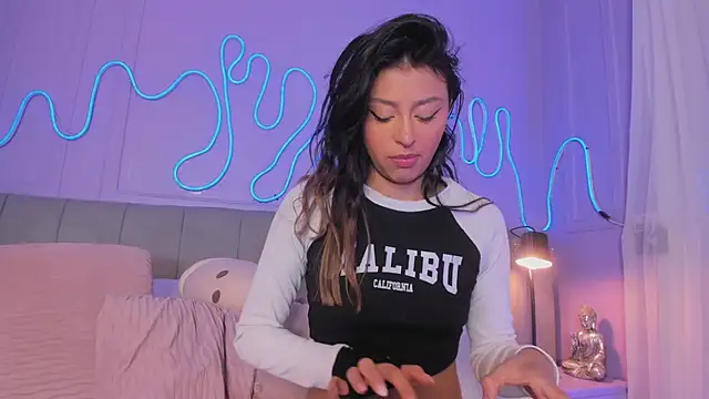 Sofly s online show from 9, 9, 2025