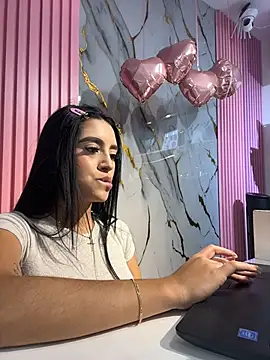 Victoria adaams online show from 6, 11, 2025