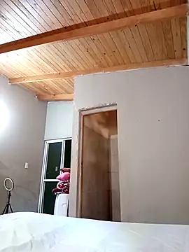 Emmacut online show from 5, 10, 2025