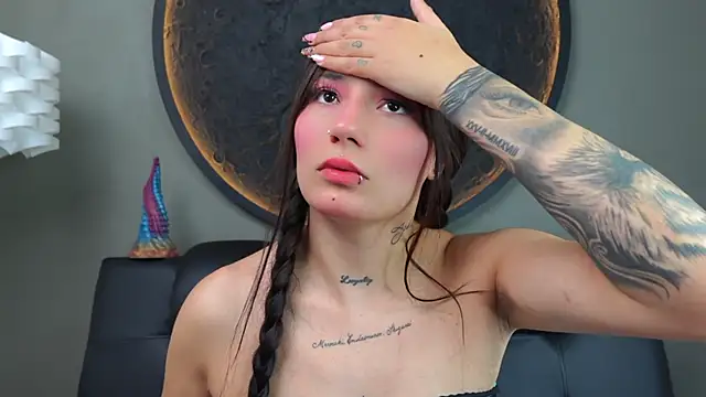 miss sharlotte18 online show from 26, 3, 2026