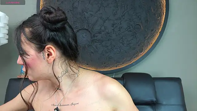 miss sharlotte18 online show from 5, 11, 2025