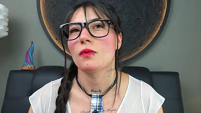 miss sharlotte18 online show from 13, 11, 2025