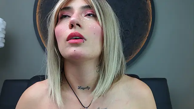 miss sharlotte18 online show from 30, 9, 2025