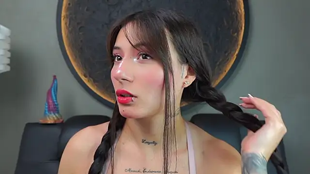 miss sharlotte18 online show from 9, 3, 2026