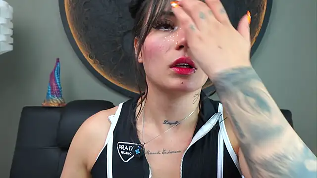 miss sharlotte18 online show from 23, 10, 2025