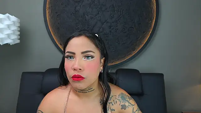 Snapshot of miss_vaiolette chatting on 3, 10, 2025 miss vaiolette online show from 3, 10, 2025