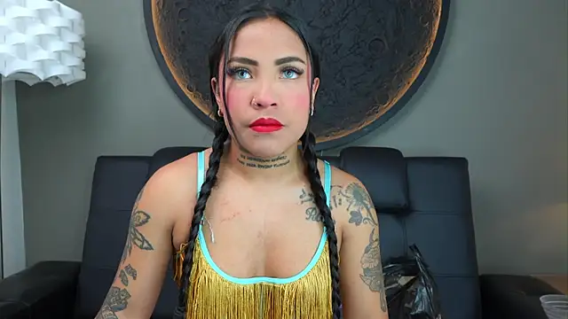 Snapshot of miss_vaiolette chatting on 30, 10, 2025 miss vaiolette online show from 30, 10, 2025