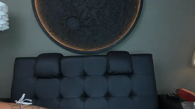 Snapshot of miss_vaiolette chatting on 24, 10, 2025 miss vaiolette online show from 24, 10, 2025