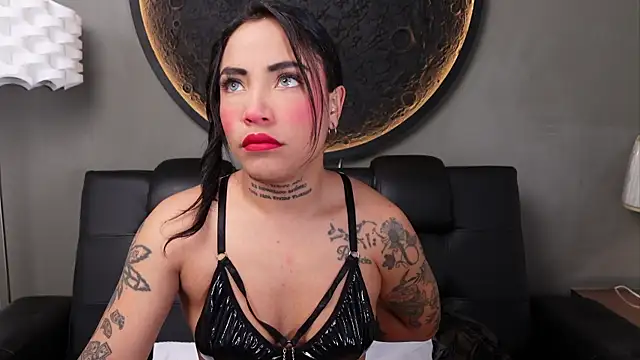 Snapshot of miss_vaiolette chatting on 27, 6, 2026 miss vaiolette online show from 27, 6, 2026