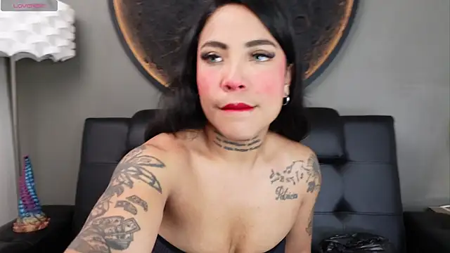 Snapshot of miss_vaiolette chatting on 11, 5, 2026 miss vaiolette online show from 11, 5, 2026
