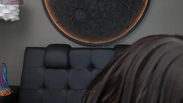 Snapshot of miss_vaiolette chatting on 19, 12, 2025 miss vaiolette online show from 19, 12, 2025