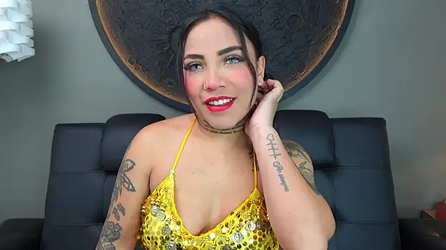 Snapshot of miss_vaiolette chatting on 29, 11, 2025 miss vaiolette online show from 29, 11, 2025
