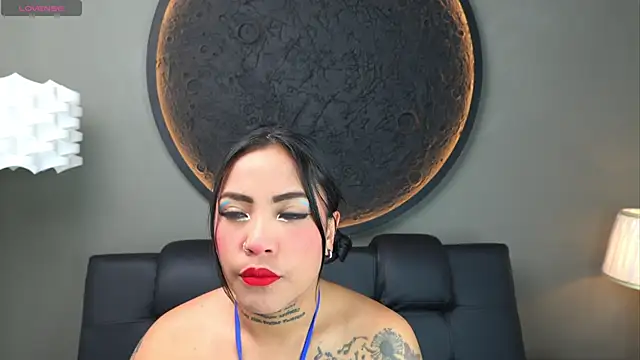 Snapshot of miss_vaiolette chatting on 5, 11, 2025 miss vaiolette online show from 5, 11, 2025